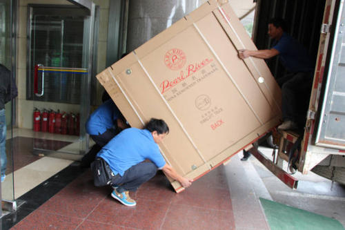 五常钢琴贵重工艺品无忧运